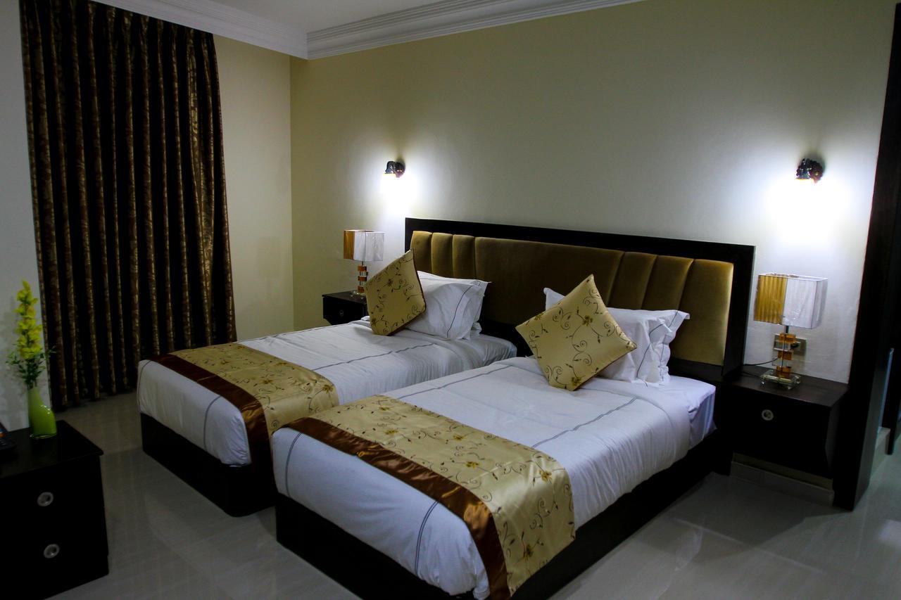 Queen Plaza Hotel Hebron Exterior photo