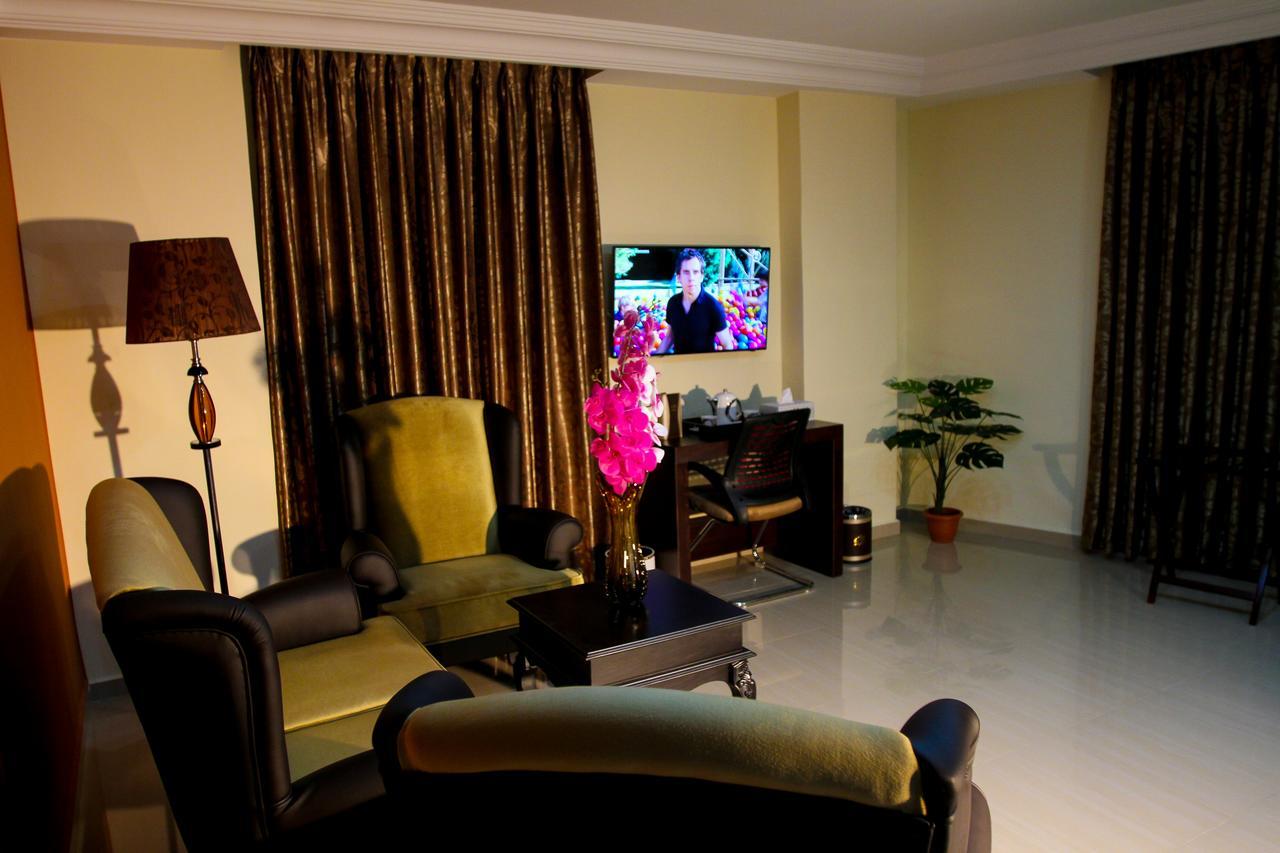 Queen Plaza Hotel Hebron Exterior photo