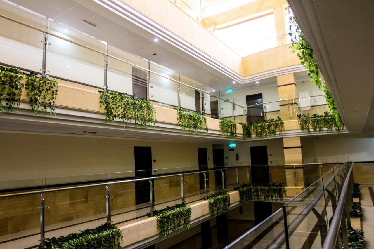Queen Plaza Hotel Hebron Exterior photo